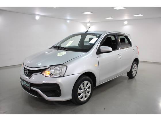 TOYOTA ETIOS 1.5 XS 16V FLEX 4P AUTOMÁTICO TOYOTA ETIOS 1.5 XS 16V FLEX 4P AUTOMÁTICO